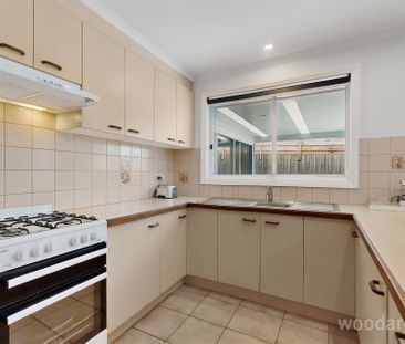 A Niddrie Gem Offering Space and Style - Photo 2