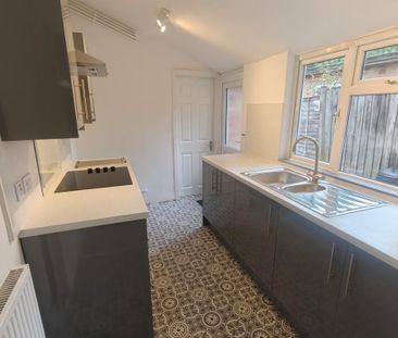 2 bedroom terraced house to rent - Photo 6