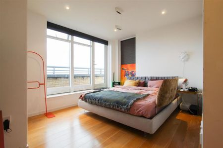 2 bedroom penthouse to rent - Photo 3