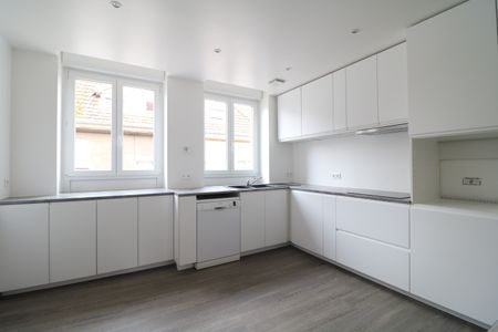 NILVANGE – Maison mitoyenne – 5 pièces – 3 chambres – Un bureau – Terrasse – Jardin – Cave - Photo 2