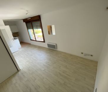 Location Appartement 1 pièce 29m² ST GERMAIN EN LAYE 78100 - Photo 2