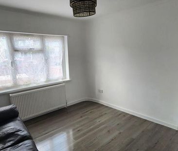 4 bedroom semi-detached house to rent - Photo 1