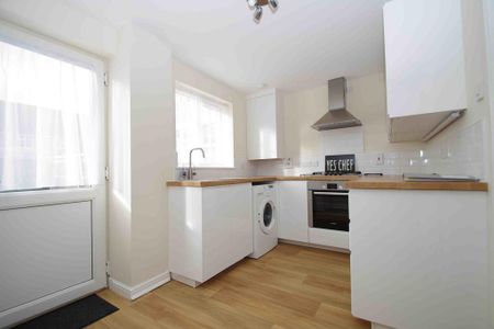 2 bedroom terraced house to rent - Photo 5