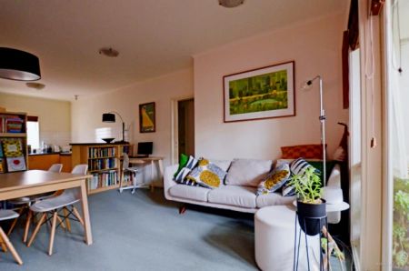 2 Bed, 1 Bath - Photo 3