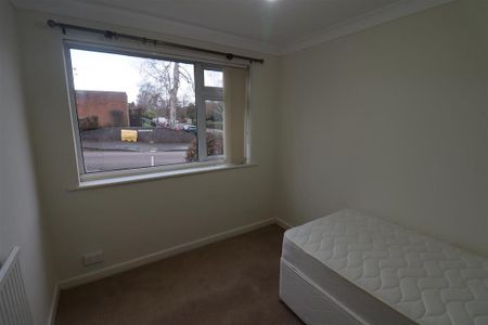 2 bedroom maisonette to rent - Photo 5