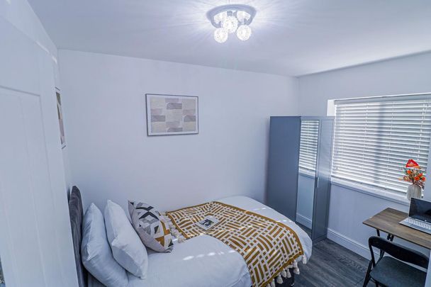 1 bedroom in a house share to rent - Photo 1