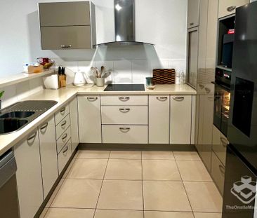 6 MONTH LEASE - FURNISHED - NORTH WARD - Photo 5