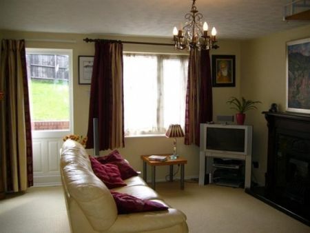 Student Accommodation -Two bed House Middlemore Drive - Photo 2