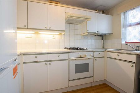 2 bedroom semi-detached house to rent - Photo 4