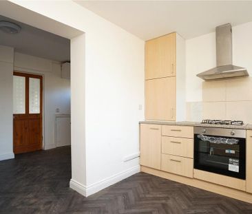 3 bedroom end of terrace house to rent - Photo 6