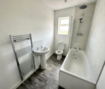 3 bedroom terraced house to rent - Photo 2