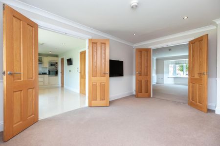 4 bedroom detached house to rent - Photo 2