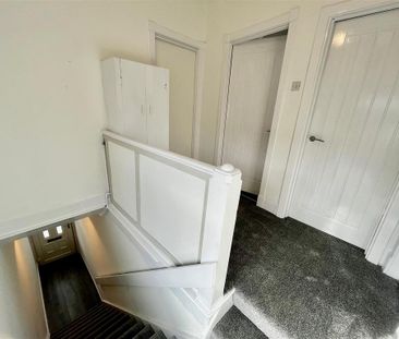 3 bedroom flat to rent - Photo 6