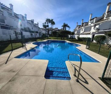 Alquiler de chalet adosado en Calle Almachar - Photo 4