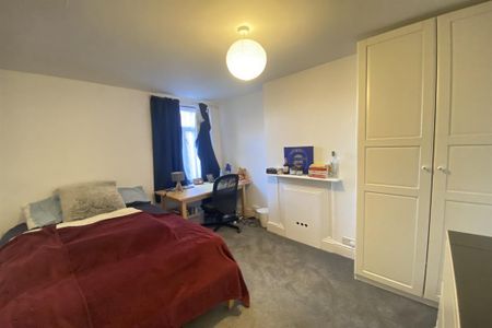 5 bedroom terraced house to rent - Photo 5