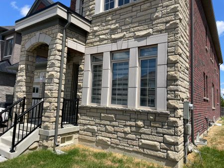 For Lease - 31 Dolomite Drive, Brampton, Ontario - Photo 4