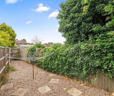 2 bedroom semi-detached house to rent - Photo 6