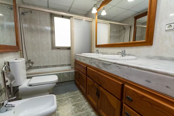 Avenida de la Aurora, Málaga, Andalusia 29002 - Photo 1