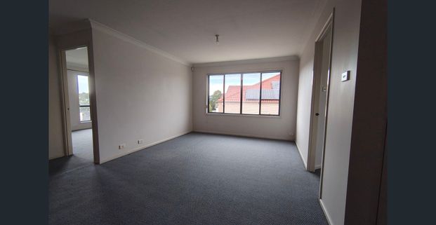 Spacious 4-Bedroom Family Home - Photo 1