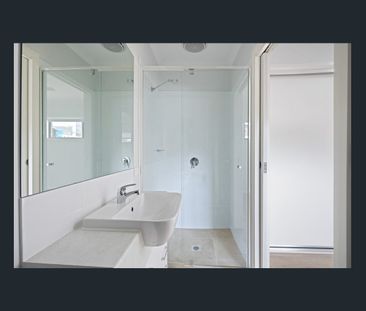 One Bedroom in a Boutique Complex - Photo 3