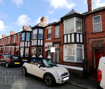 4 Bedroom Town House, Chester - Photo 1