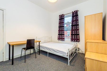 3 bedroom terraced house to rent - Photo 3