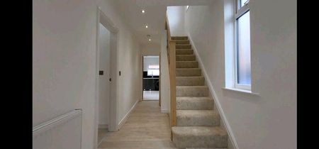 3 bedroom semi-detached house to rent - Photo 4