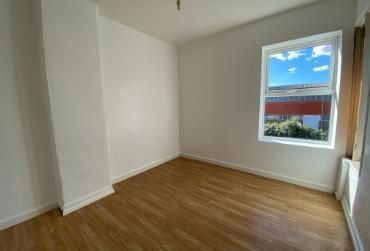 2 bedroom end of terrace house to rent - Photo 1