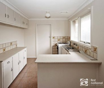 CLOSE TO CRANBOURNE SHOPPING CENTRE - Photo 2