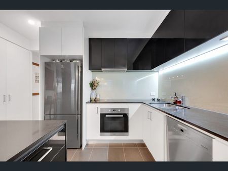 2206/30 Festival Place, Newstead QLD 4006 - Apartment For Rent | Domain - Photo 2