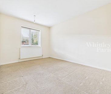 2 bedroom ground floor flat to rent - Photo 2