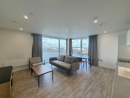 3 bedroom flat to rent - Photo 4