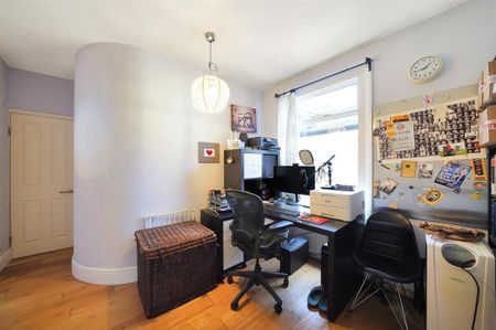 4 bedroom terraced house to rent - Photo 3