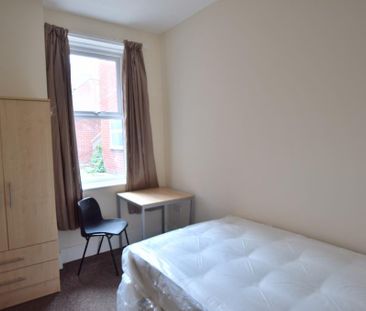 2 bedroom flat to rent - Photo 6