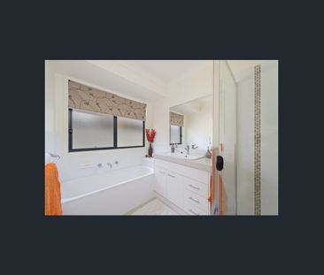 7 Braeroy Drive, Port Macquarie, NSW 2444 - Photo 2