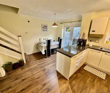 3 bedroom terraced house to rent - Photo 6