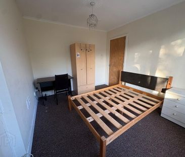 Room 1,157 Ulsterville Avenue, Belfast, BT9 7AU - Photo 3