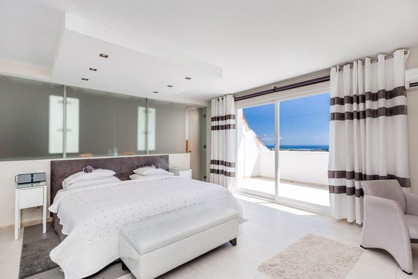 Detached Villa in La Quinta - Photo 1