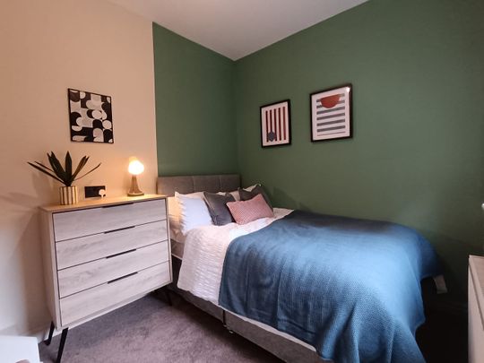 Room 4 - Photo 1