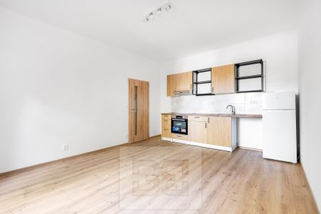 Apartment for rent, 2+kk - 1 bedroom, 42m - Photo 3
