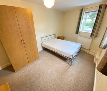 6 Bed Student Accommodation - Photo 5