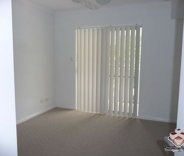 2 BEDROOM NON-FURNISHED UNIT IN TROPICAL RESORT STYLE APARTMENTS - Photo 3