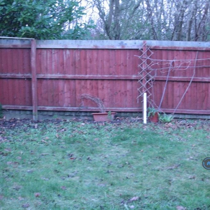 3 bedroom end of terrace house to rent - Photo 1