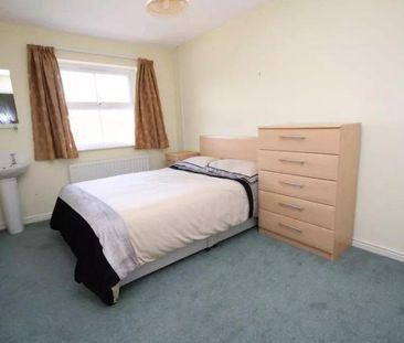 6 bedroom detached house to rent - Photo 3