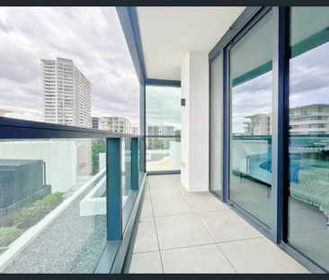 Rhodes Central | Best Location | Comfy Living - Photo 3