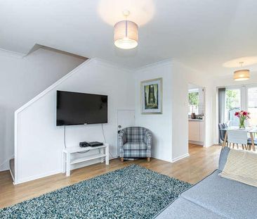 Evergreens Close, Swindon, Wiltshire, SN3 - Photo 2