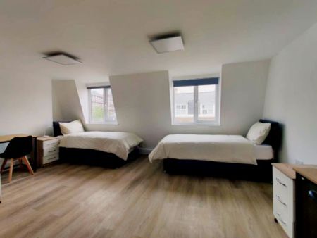 Twin En-suite - Photo 3