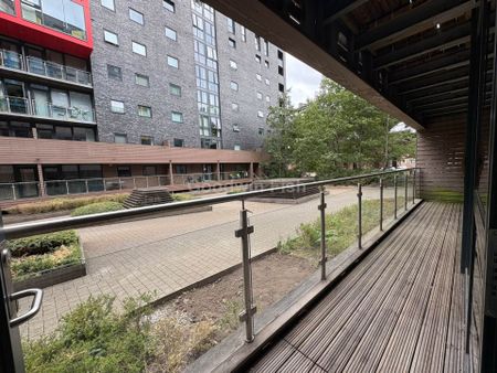 Whitworth Building,Potato Wharf, Manchester - Photo 2