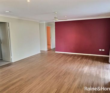 Four Bedroom Home in Clinton! - Photo 2