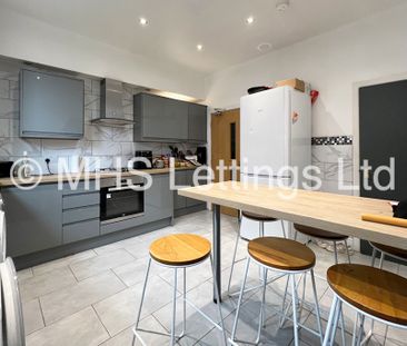 6 Bedroom Mid Terraced House for rent in Harold Terrace - Photo 2